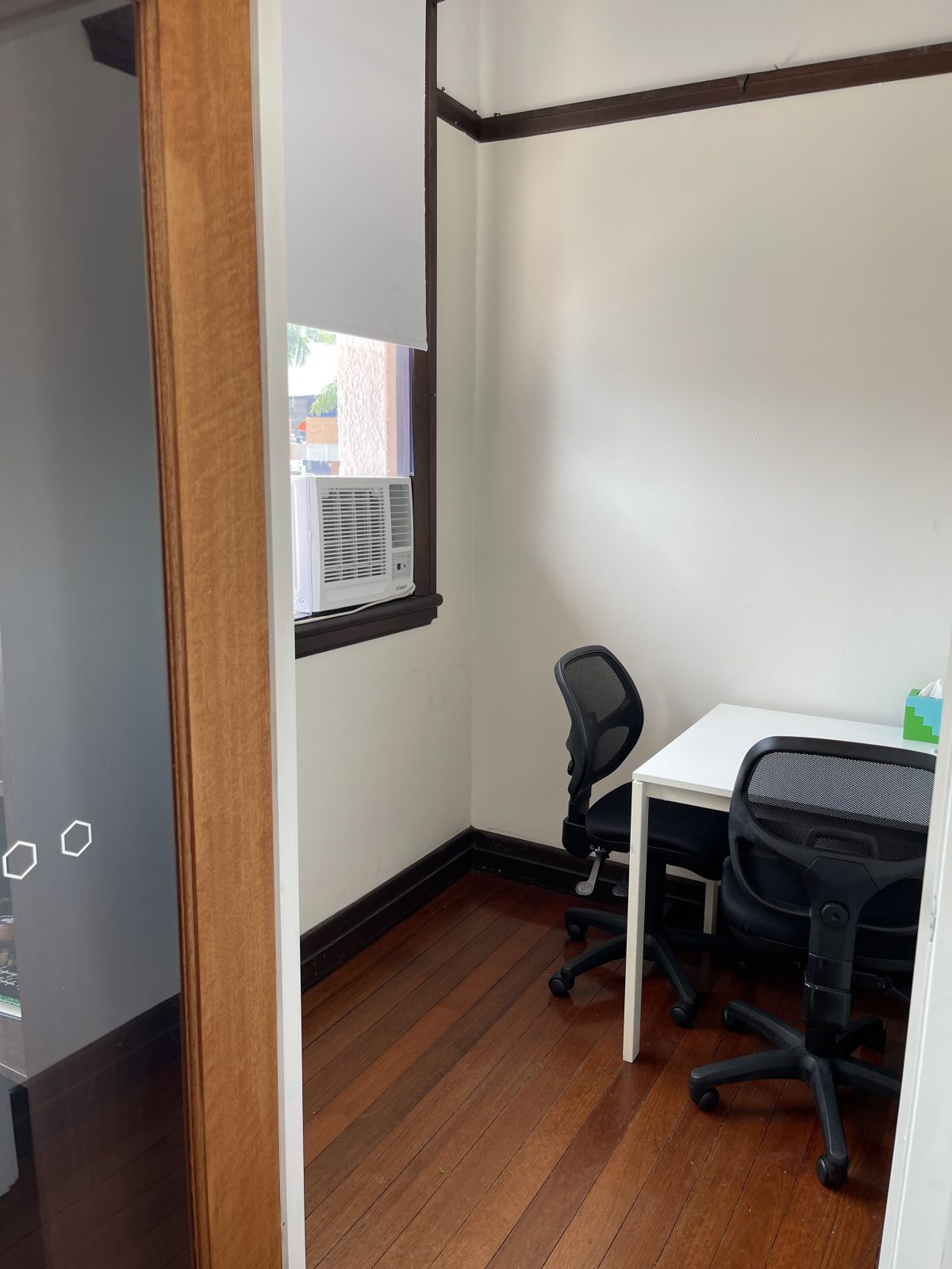 Meeting-Pod-1-to-2-people-meeting-room2. Online exam meeting room, quiet space