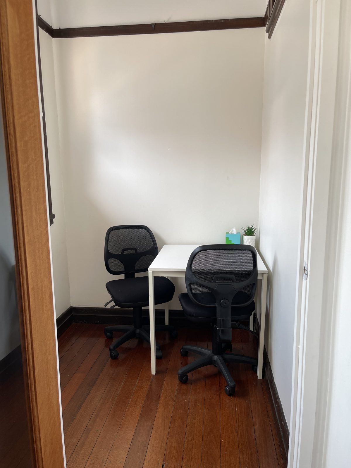 Where to Book a Private Meeting Room for 1-2 People in Brisbane – Zoom Calls, Online Exams, Interviews & More